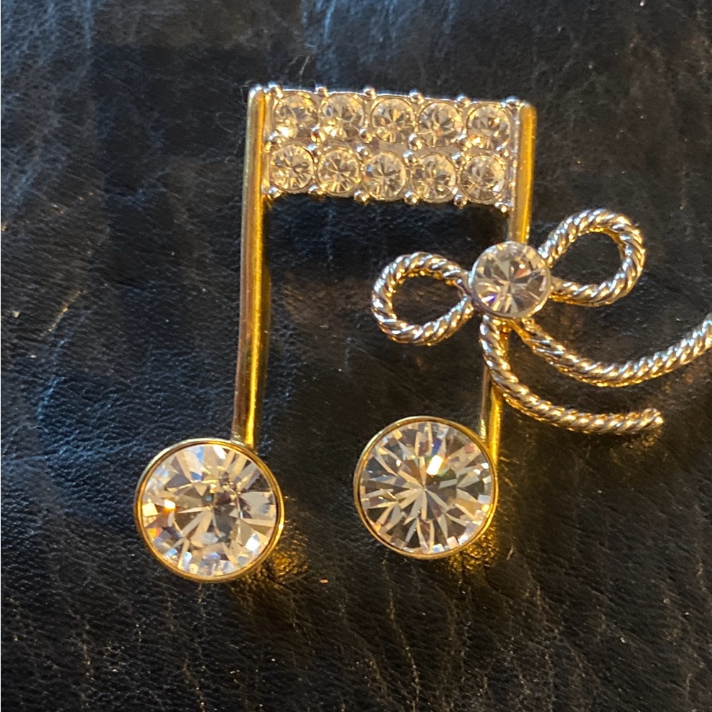 Vintage Signed Butler Gold-Tone Rhinestone Music Note Brooch Pin".